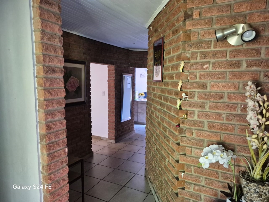 3 Bedroom Property for Sale in Safari Gardens North West